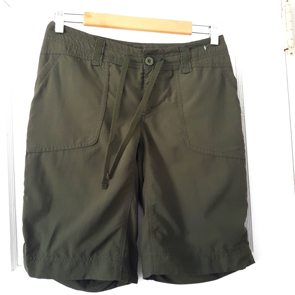 The North Face Gorpcore Hiking Trail Shorts Army Green Sz 4 Long